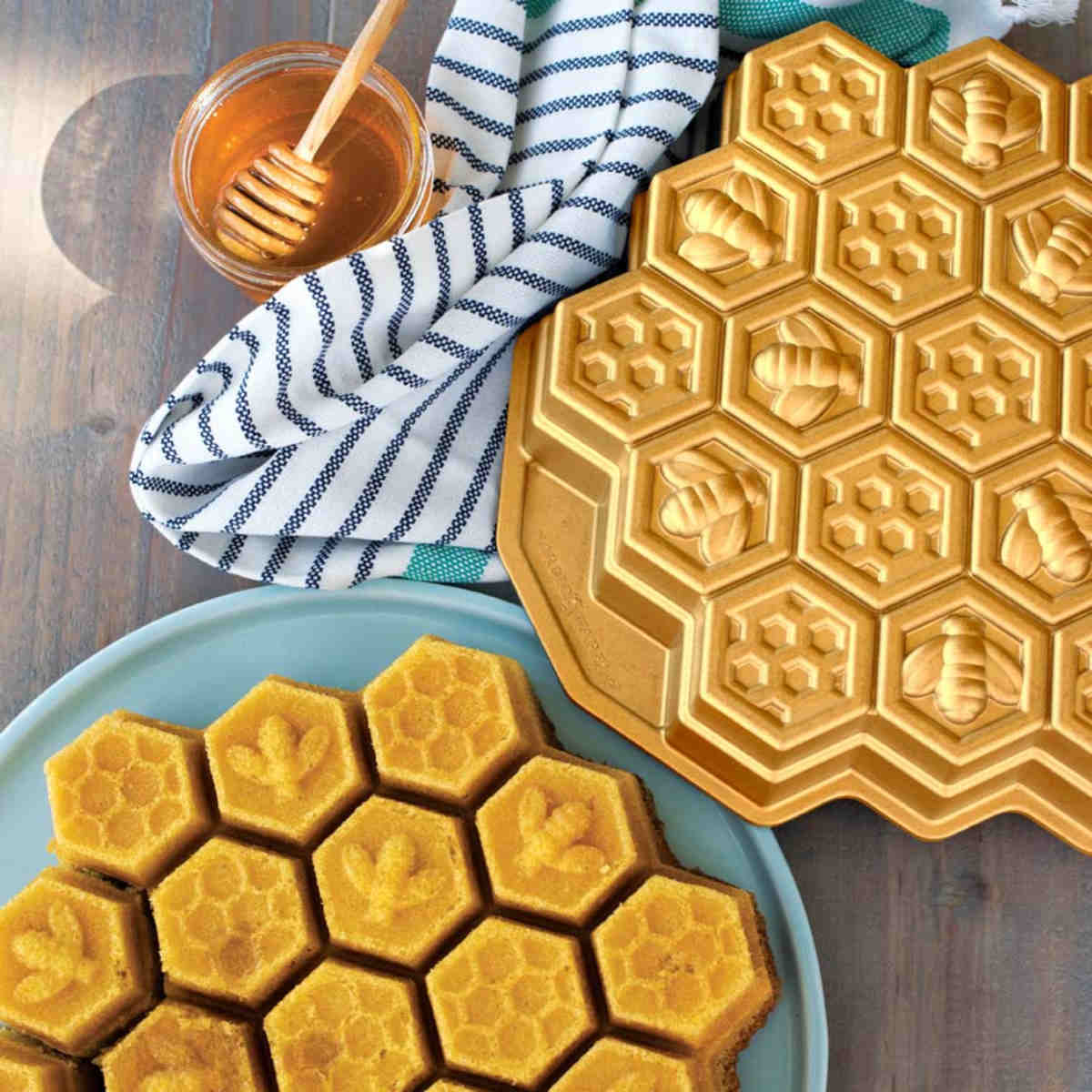 Nordic Ware Honeycomb Pan